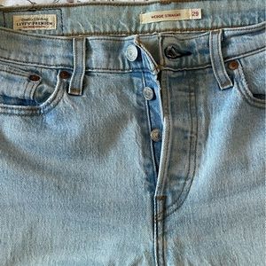 Wedgie Straight Levi Jeans